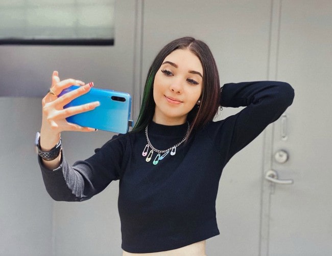 Amara-Que-Linda-in-a-selfie-in-February-2020