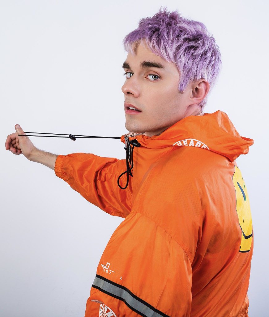 Awsten Knight Net Worth, Biography, Wiki, Age, Height and Weight.