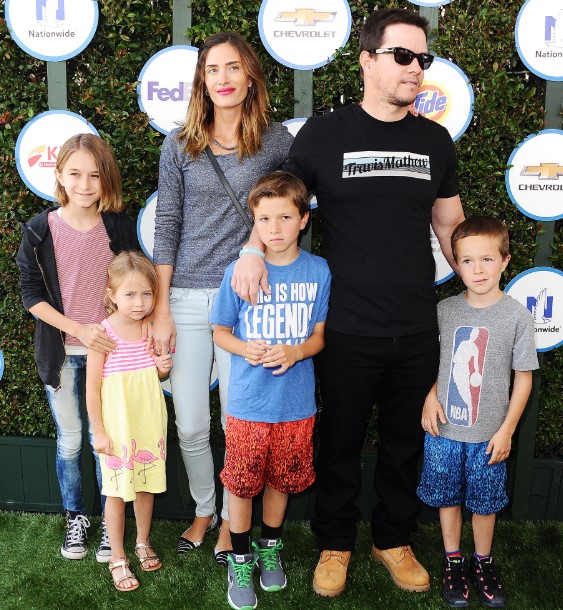 Mark Wahlberg, his wife Rhea, and their kids