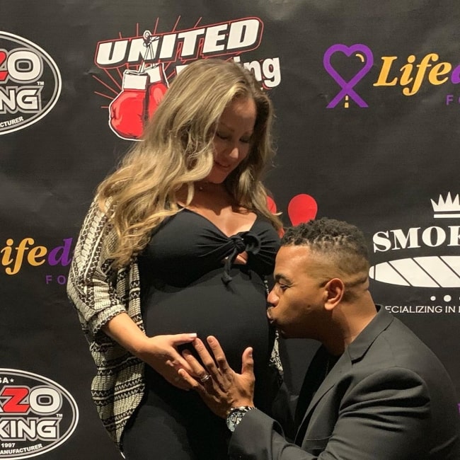 Omar-Gooding-as-seen-in-a-picture-taken-while-kissing-the-belly-of-his-beau-who-was-pregnant-with-his-2nd-son-September-2019
