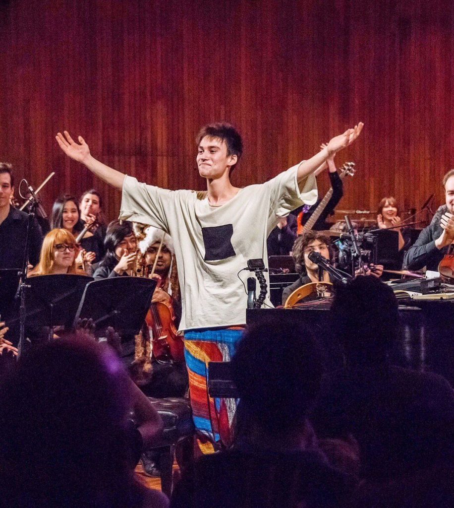 Jacob Collier Height, Weight & Body Measurements