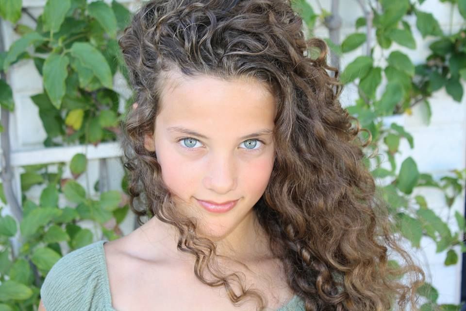 sofie dossi without makeup