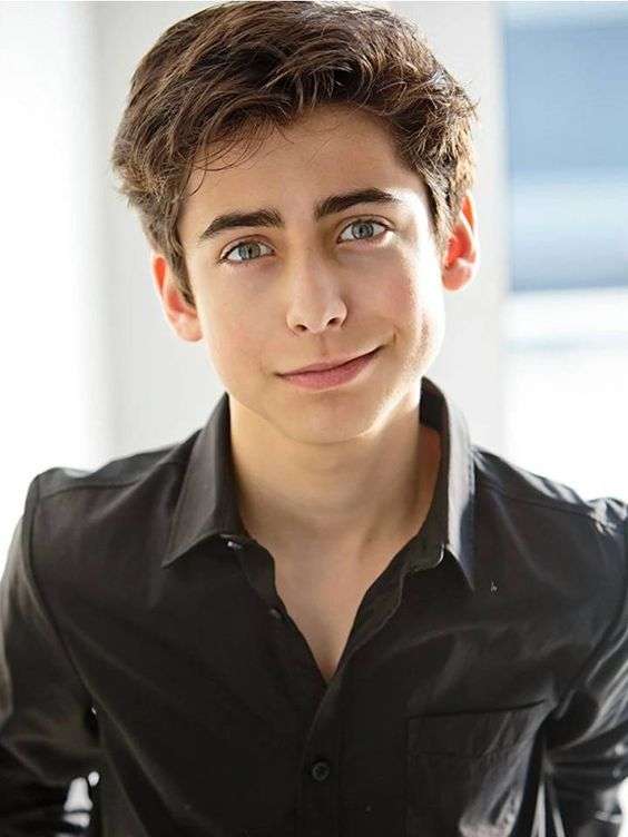 Aidan Gallagher Height, Weight & Body Measurements