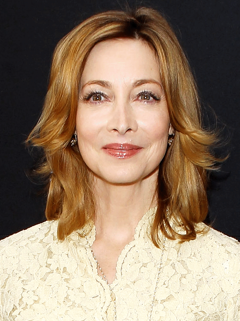 Sharon Lawrence Height, Weight & Body Measurements.